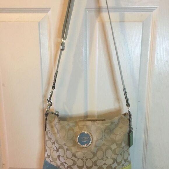 Coach crossbody khaki signature multi color trim - Picture 8 of 13